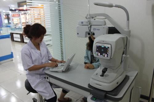 大庆地区考个眼镜验光师证很有用培训工资能翻一倍